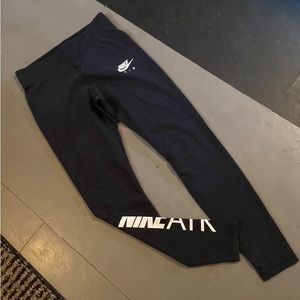 NOWT Nike air woman athletic leggings size woman’s small!
